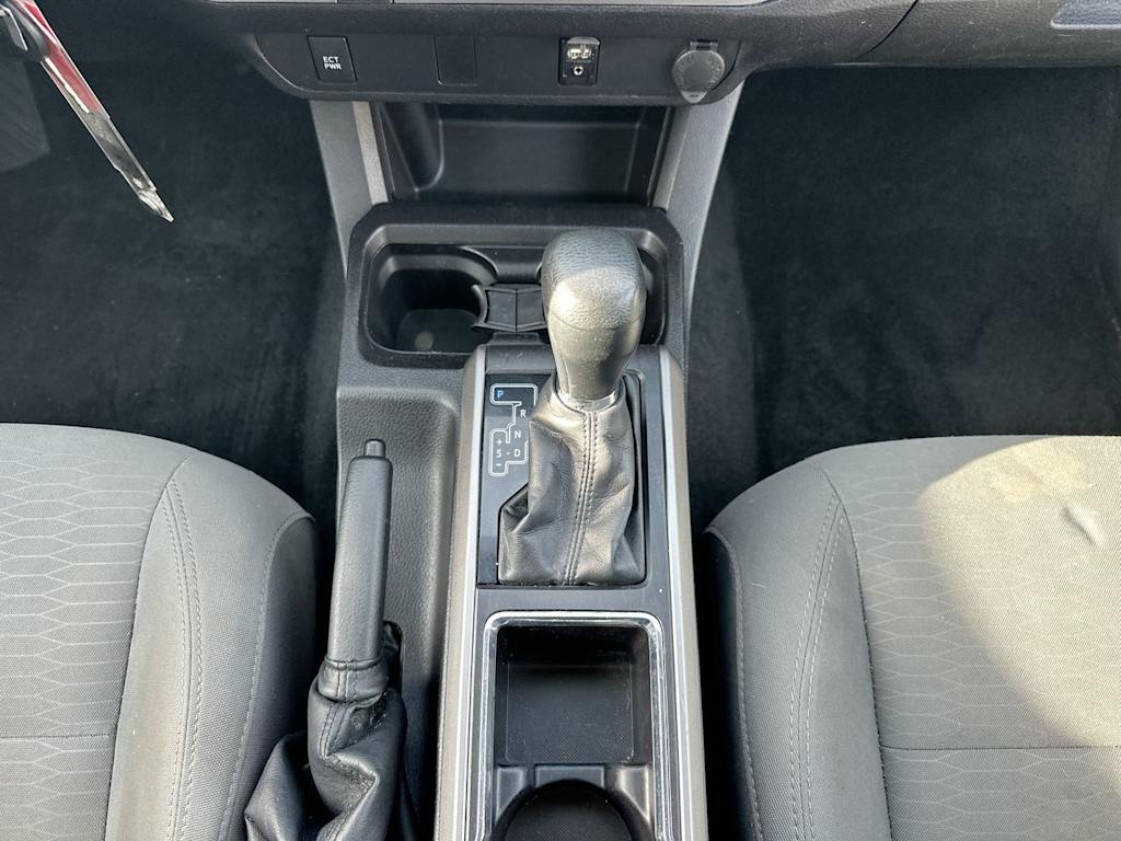 Thumbnail: 2016 Toyota Tacoma - 14