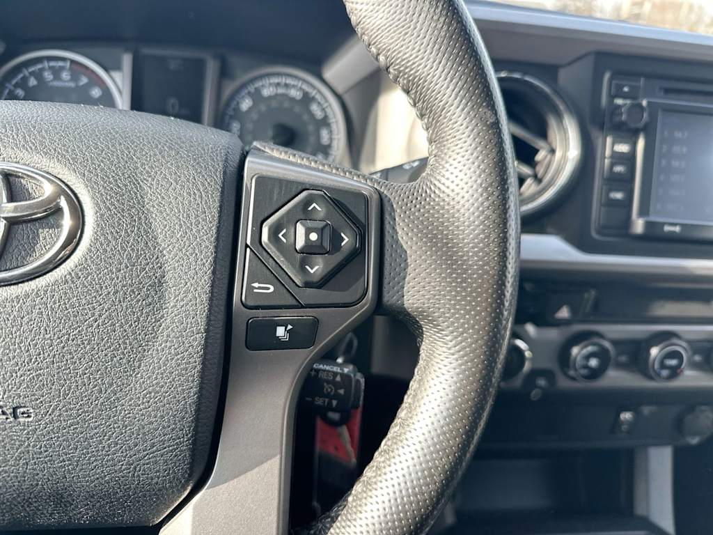 Thumbnail: 2016 Toyota Tacoma - 33