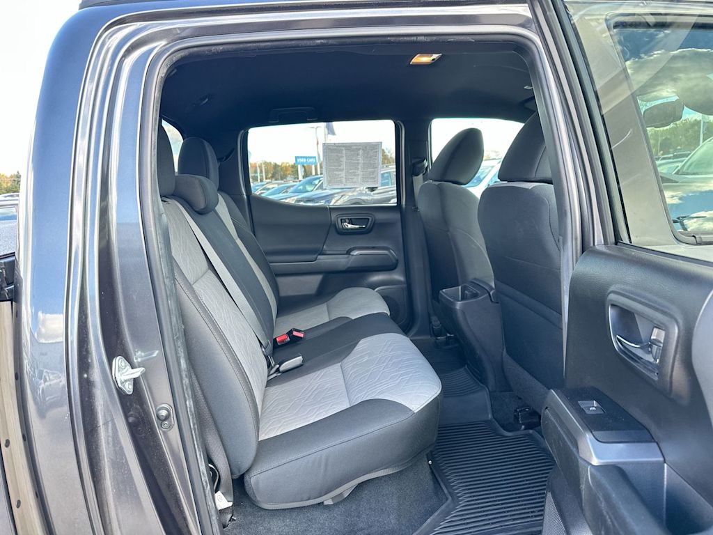 Thumbnail: 2022 Toyota Tacoma - 33