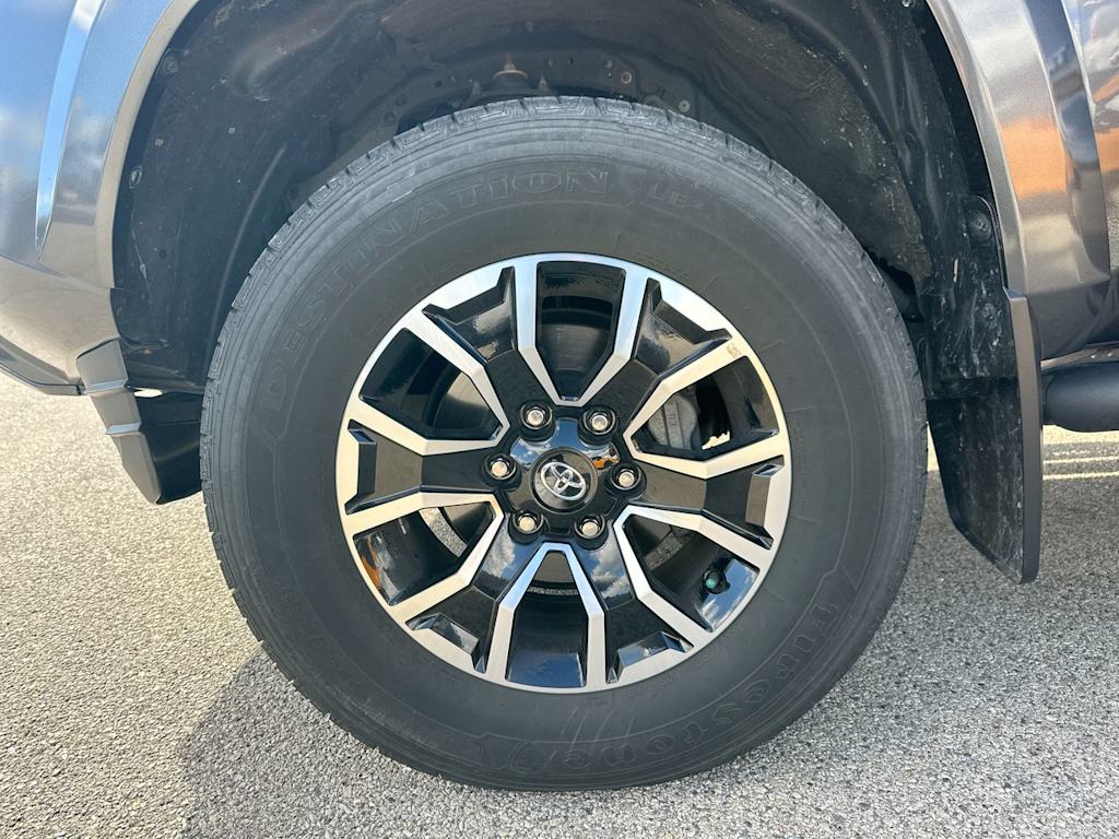 Thumbnail: 2022 Toyota Tacoma - 8