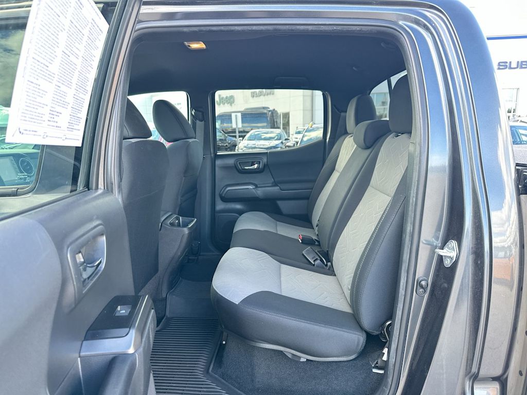 Thumbnail: 2022 Toyota Tacoma - 32