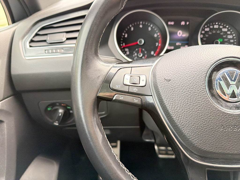 Thumbnail: 2020 Volkswagen Tiguan - 33