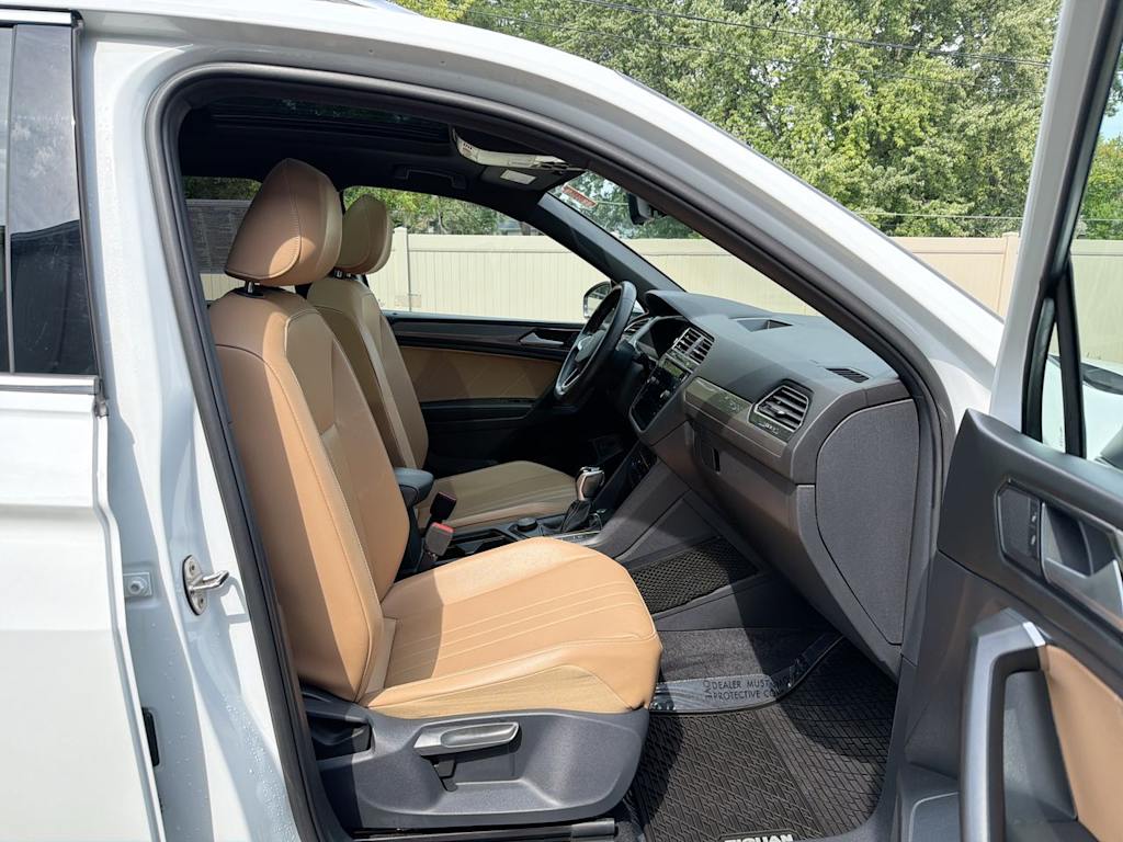 Thumbnail: 2022 Volkswagen Tiguan - 32