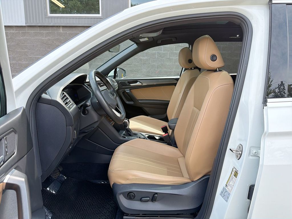 Thumbnail: 2022 Volkswagen Tiguan - 10