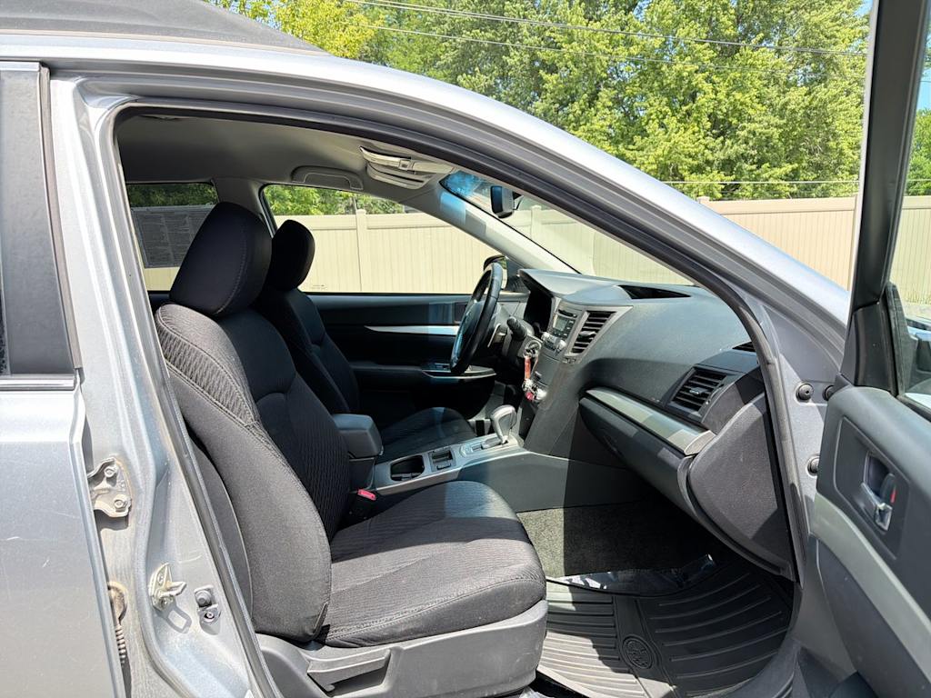 Thumbnail: 2012 Subaru Outback - 11