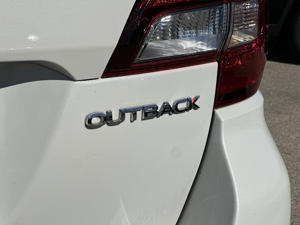 2018 Subaru Outback Limited 22