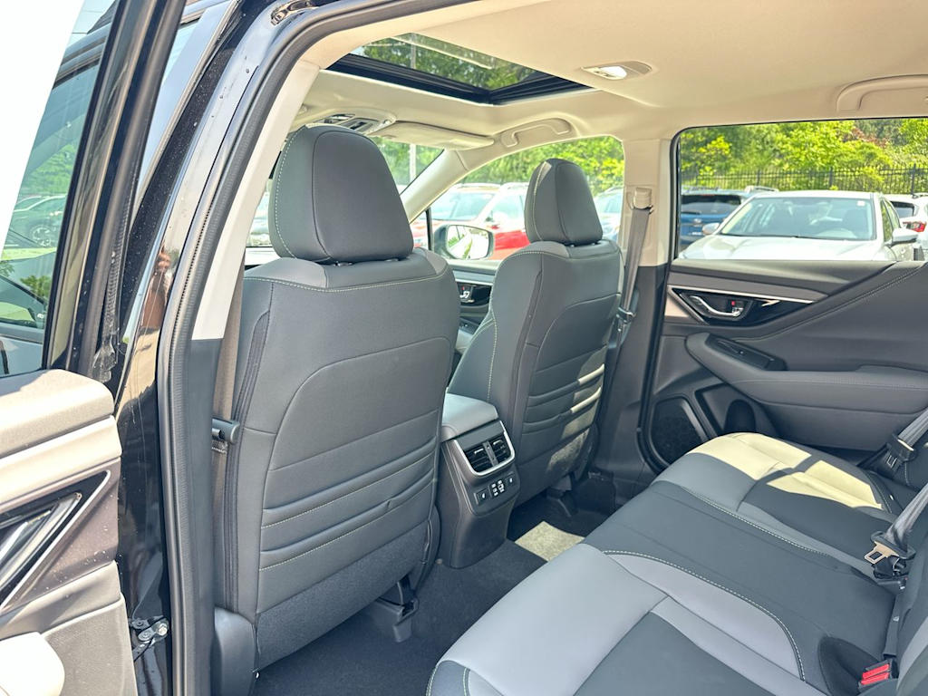 2025 Subaru Outback Onyx Edition 12