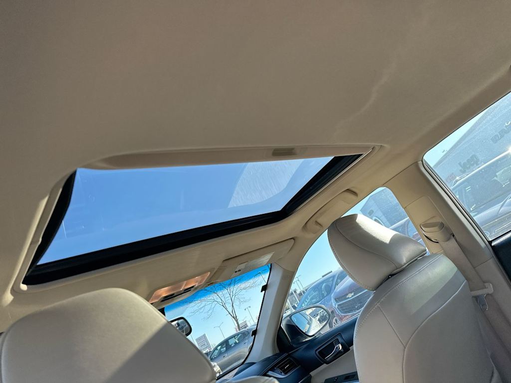 Thumbnail: 2013 Toyota Camry - 21