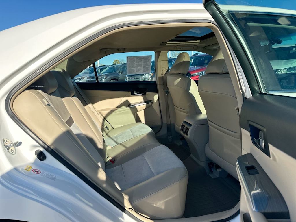 Thumbnail: 2013 Toyota Camry - 23