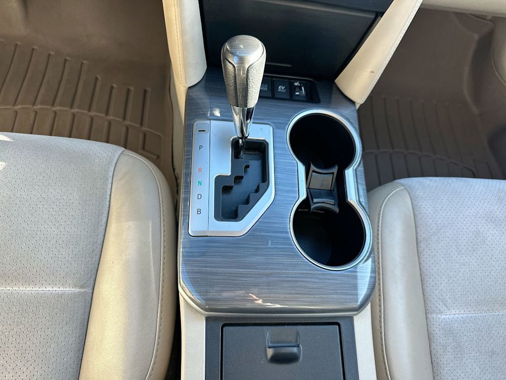 Thumbnail: 2013 Toyota Camry - 14