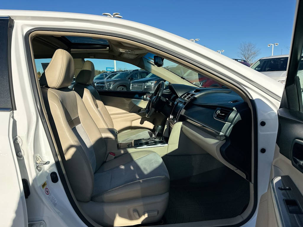 Thumbnail: 2013 Toyota Camry - 8