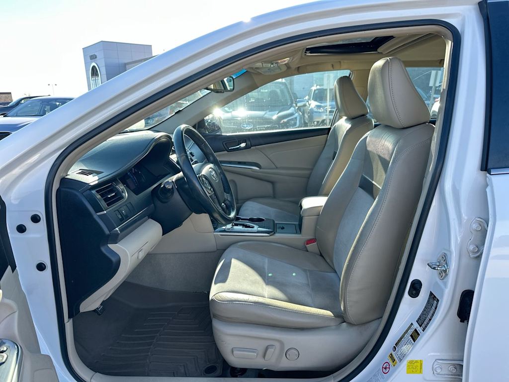 Thumbnail: 2013 Toyota Camry - 9