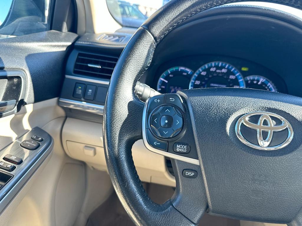 Thumbnail: 2013 Toyota Camry - 24