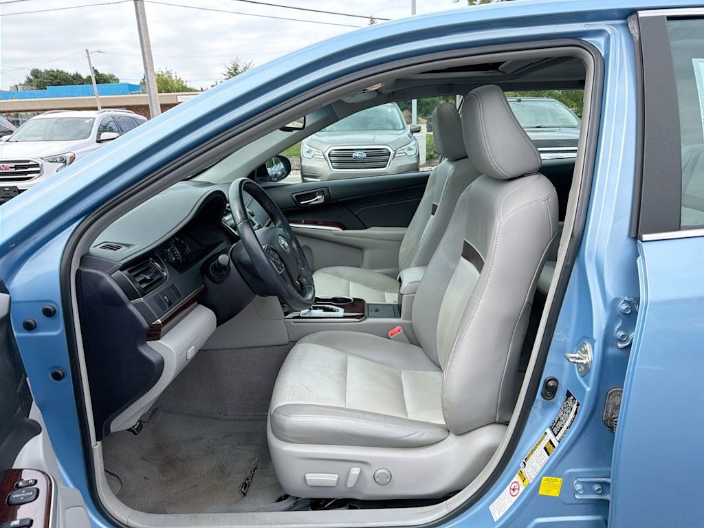 Thumbnail: 2013 Toyota Camry - 11