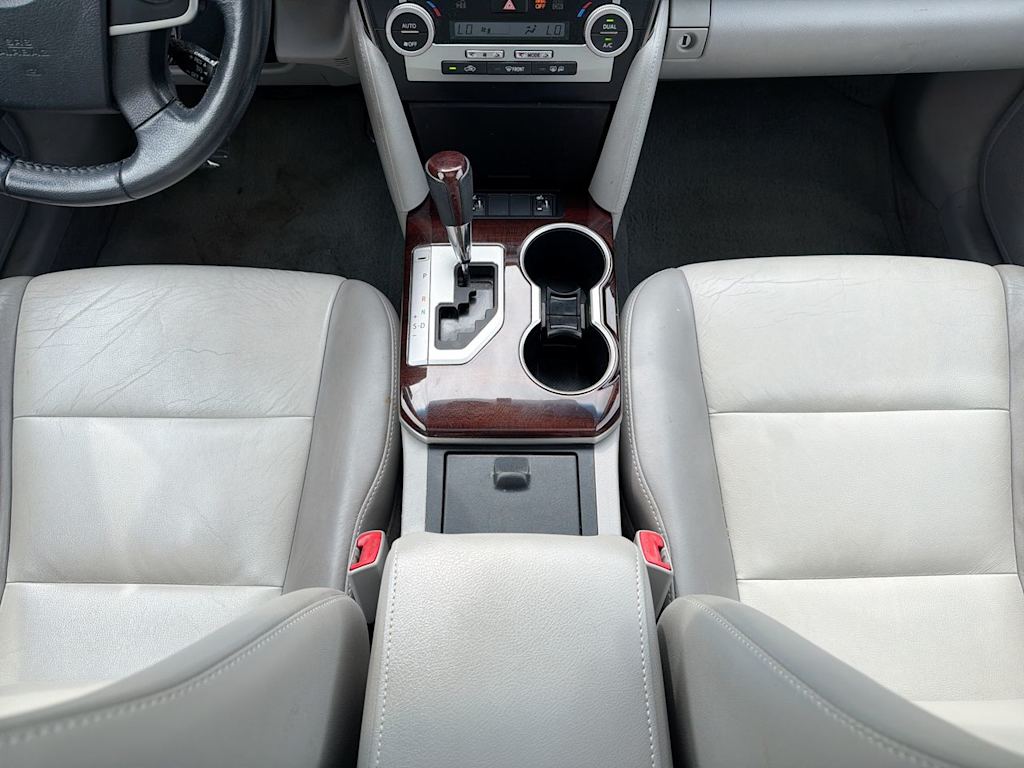 Thumbnail: 2013 Toyota Camry - 10