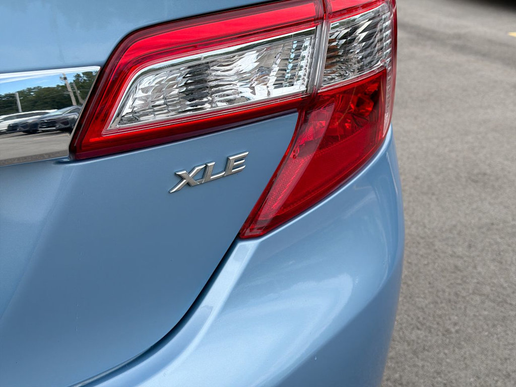 Thumbnail: 2013 Toyota Camry - 28