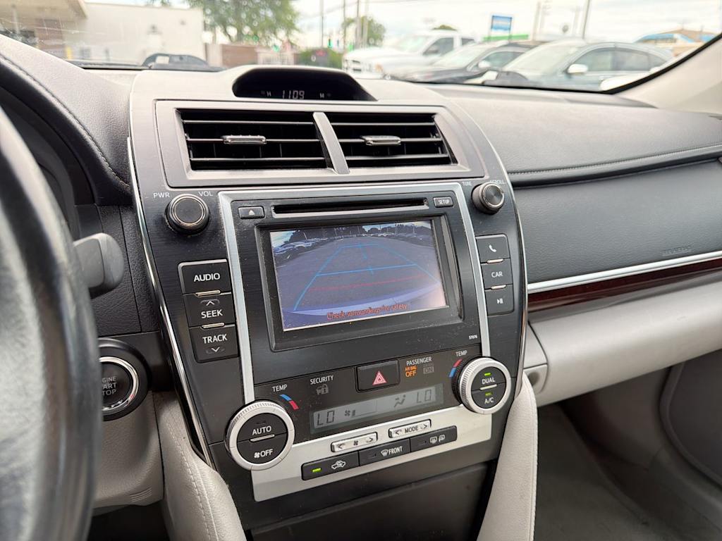 Thumbnail: 2013 Toyota Camry - 12