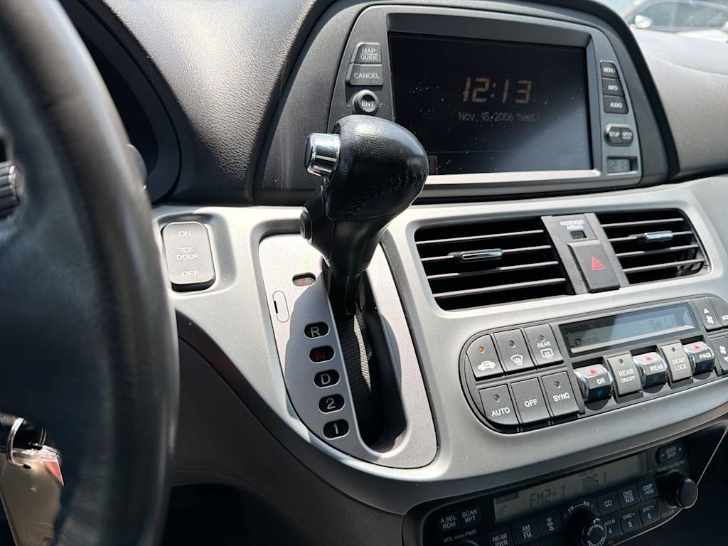Thumbnail: 2010 Honda Odyssey - 15