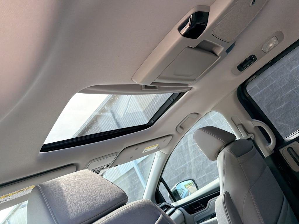 Thumbnail: 2018 Honda Odyssey - 29