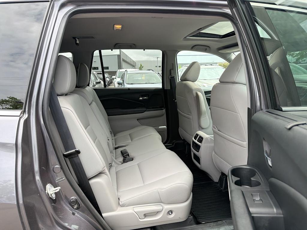 Thumbnail: 2020 Honda Pilot - 31