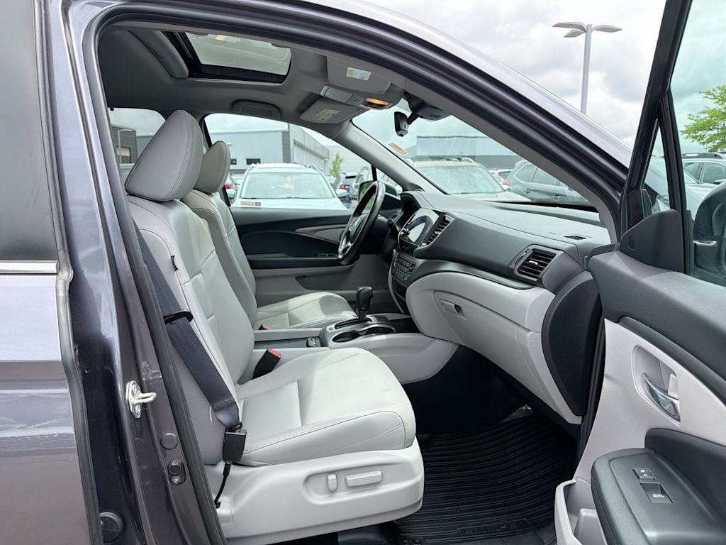 Thumbnail: 2020 Honda Pilot - 11