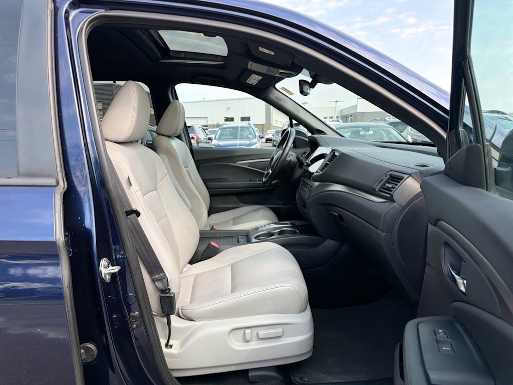 Thumbnail: 2020 Honda Passport - 11