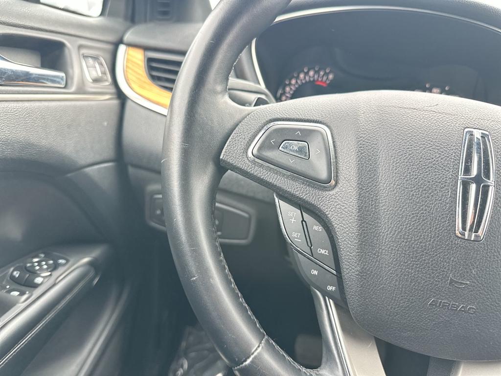 Thumbnail: 2015 Lincoln MKC - 33