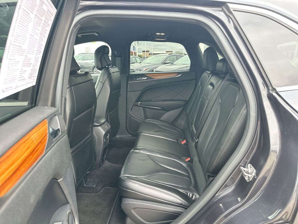 Thumbnail: 2015 Lincoln MKC - 31