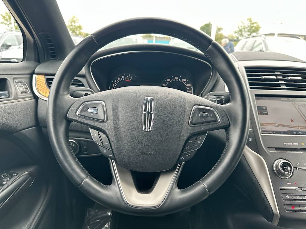 Thumbnail: 2015 Lincoln MKC - 9