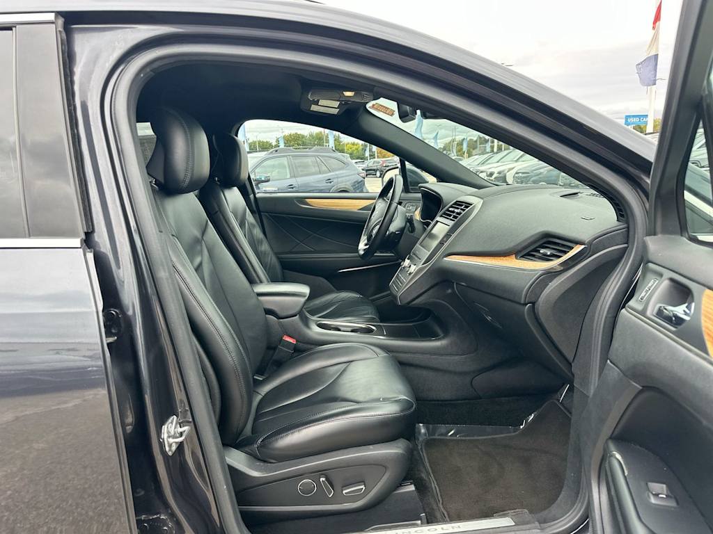 Thumbnail: 2015 Lincoln MKC - 11