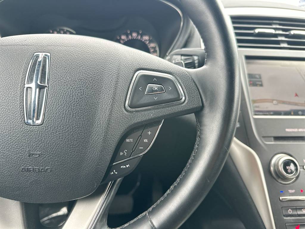 Thumbnail: 2015 Lincoln MKC - 34