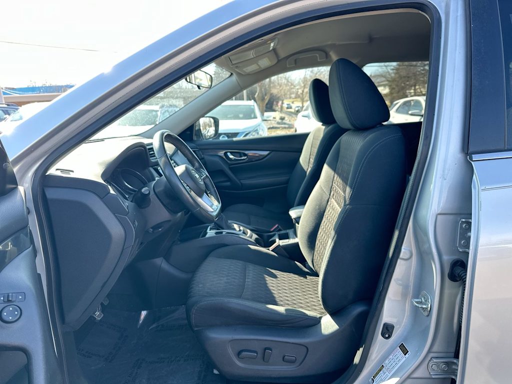 Thumbnail: 2018 Nissan Rogue - 10