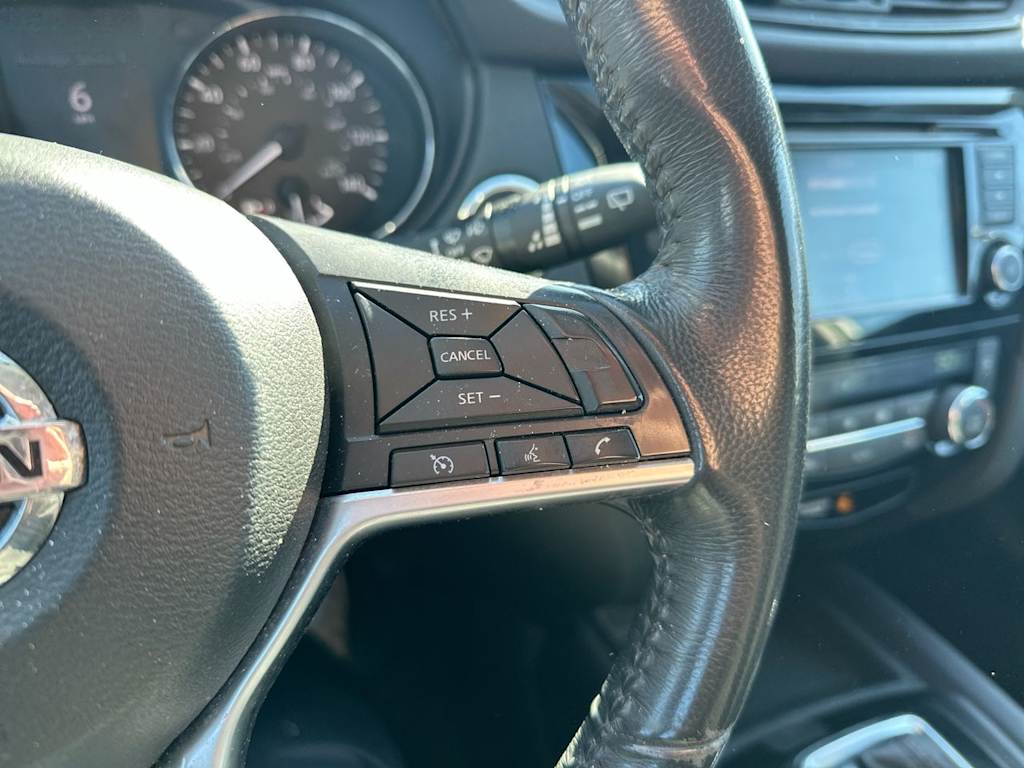 Thumbnail: 2018 Nissan Rogue - 33