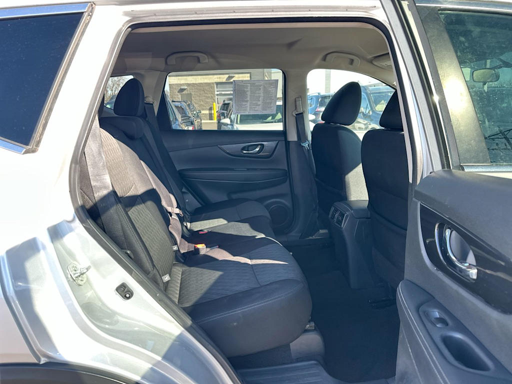 Thumbnail: 2018 Nissan Rogue - 31