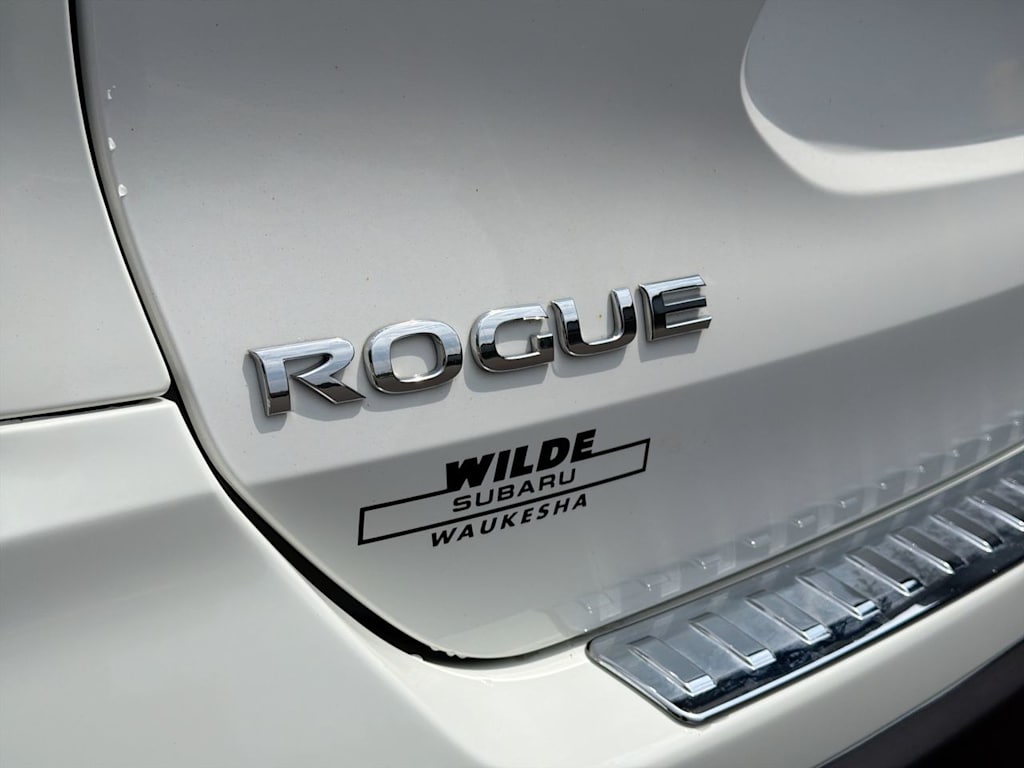 Thumbnail: 2017 Nissan Rogue - 7