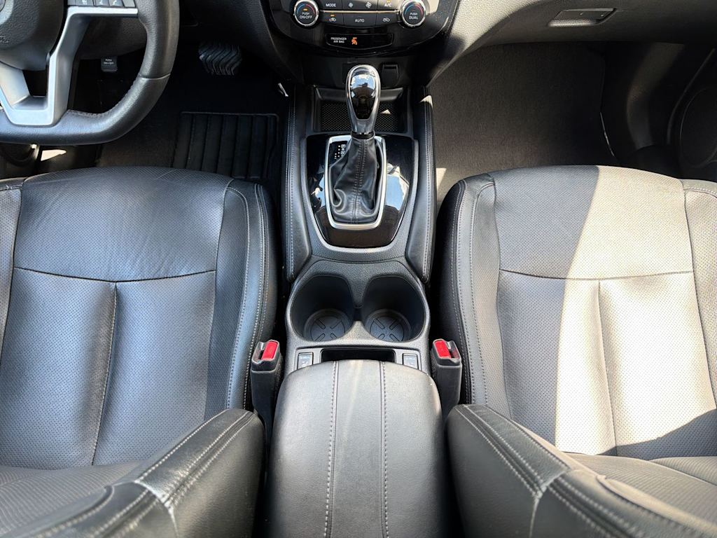 Thumbnail: 2018 Nissan Rogue - 11