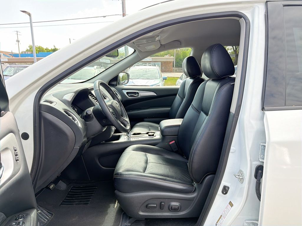 Thumbnail: 2019 Nissan Pathfinder - 10