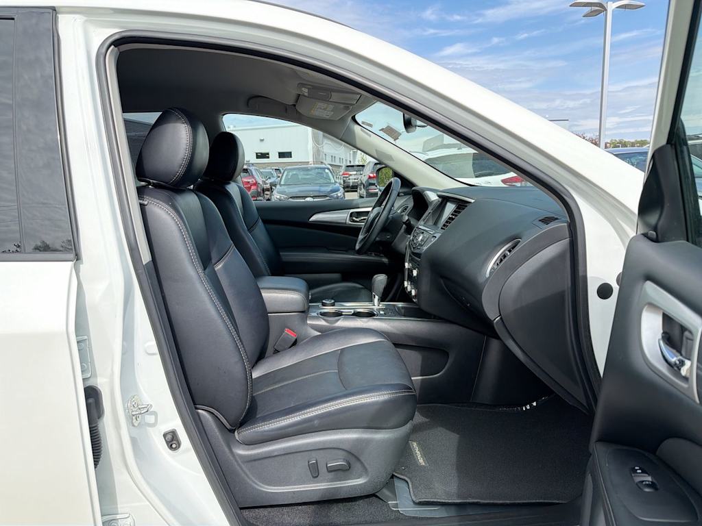 Thumbnail: 2019 Nissan Pathfinder - 11