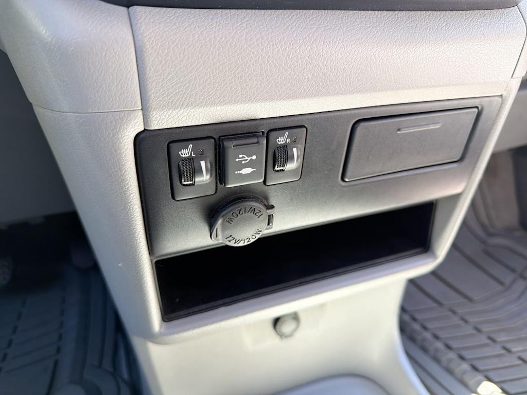 Thumbnail: 2018 Toyota Sienna - 37