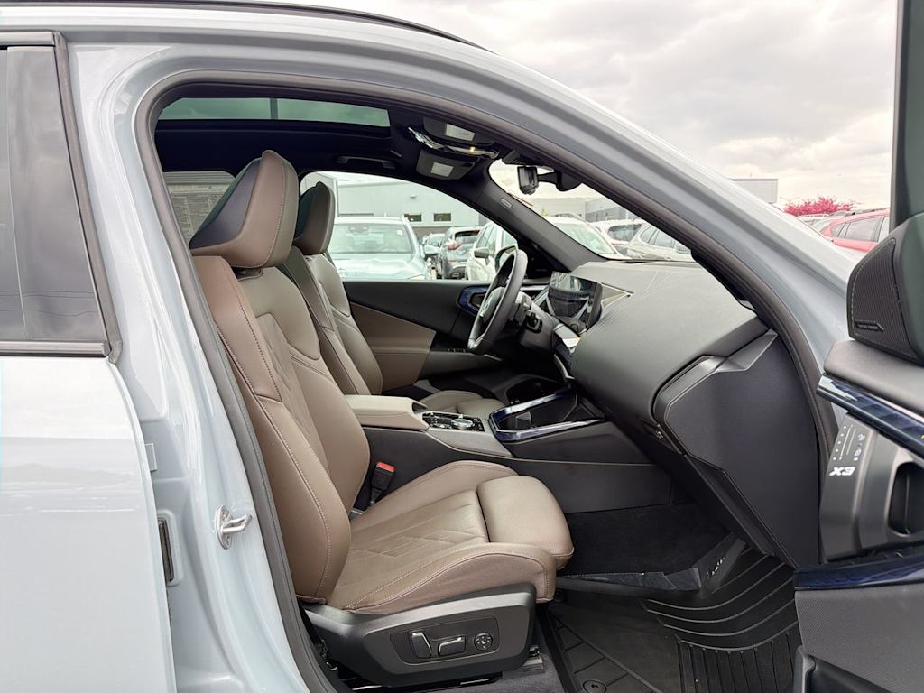 Thumbnail: 2025 BMW X3 - 11