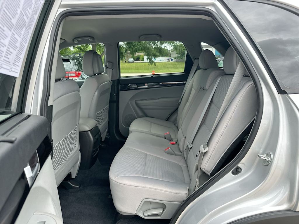 Thumbnail: 2015 Kia Sorento - 31