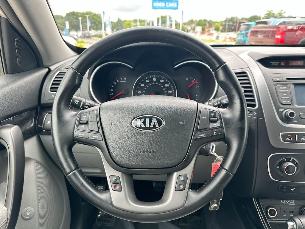 Thumbnail: 2015 Kia Sorento - 9