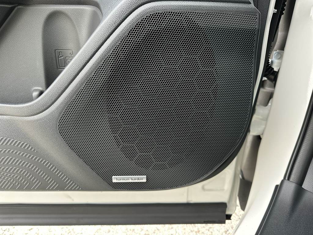 2025 Subaru Forester Sport 32