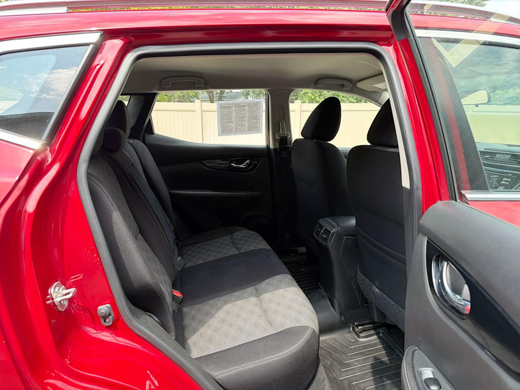 Thumbnail: 2018 Nissan Rogue Sport - 23
