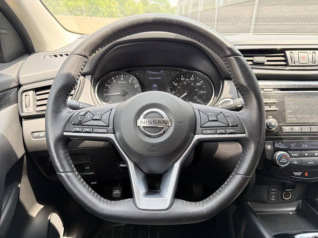 Thumbnail: 2018 Nissan Rogue Sport - 9