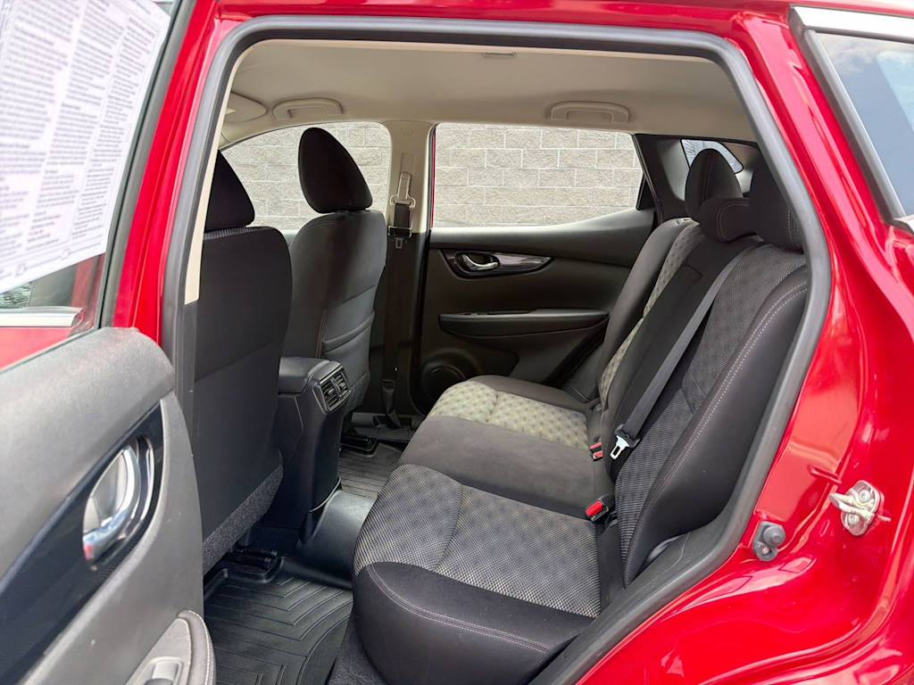 Thumbnail: 2018 Nissan Rogue Sport - 22