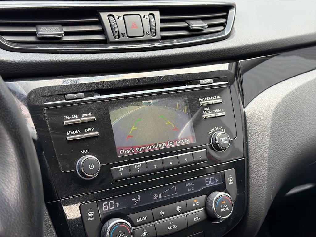 Thumbnail: 2018 Nissan Rogue Sport - 13