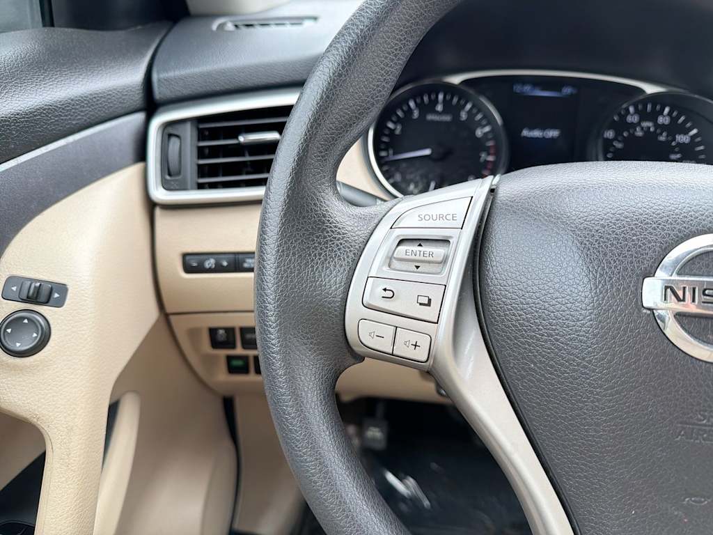 Thumbnail: 2016 Nissan Rogue - 32
