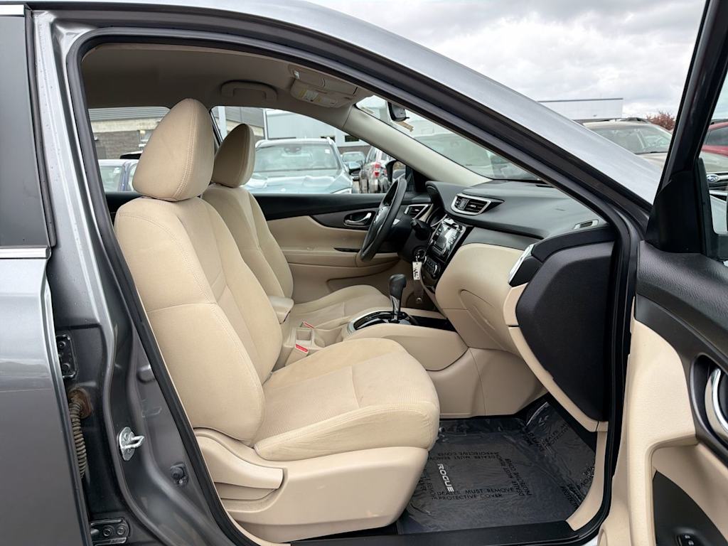 Thumbnail: 2016 Nissan Rogue - 10