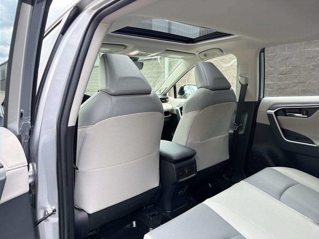 Thumbnail: 2024 Toyota RAV4 - 12